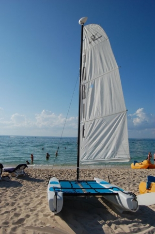  Mini sailing catamaran 